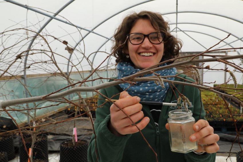IMG_9082 Emma Beckinsale thụ phấn cho phụ nữ Aspen trong polytunnel