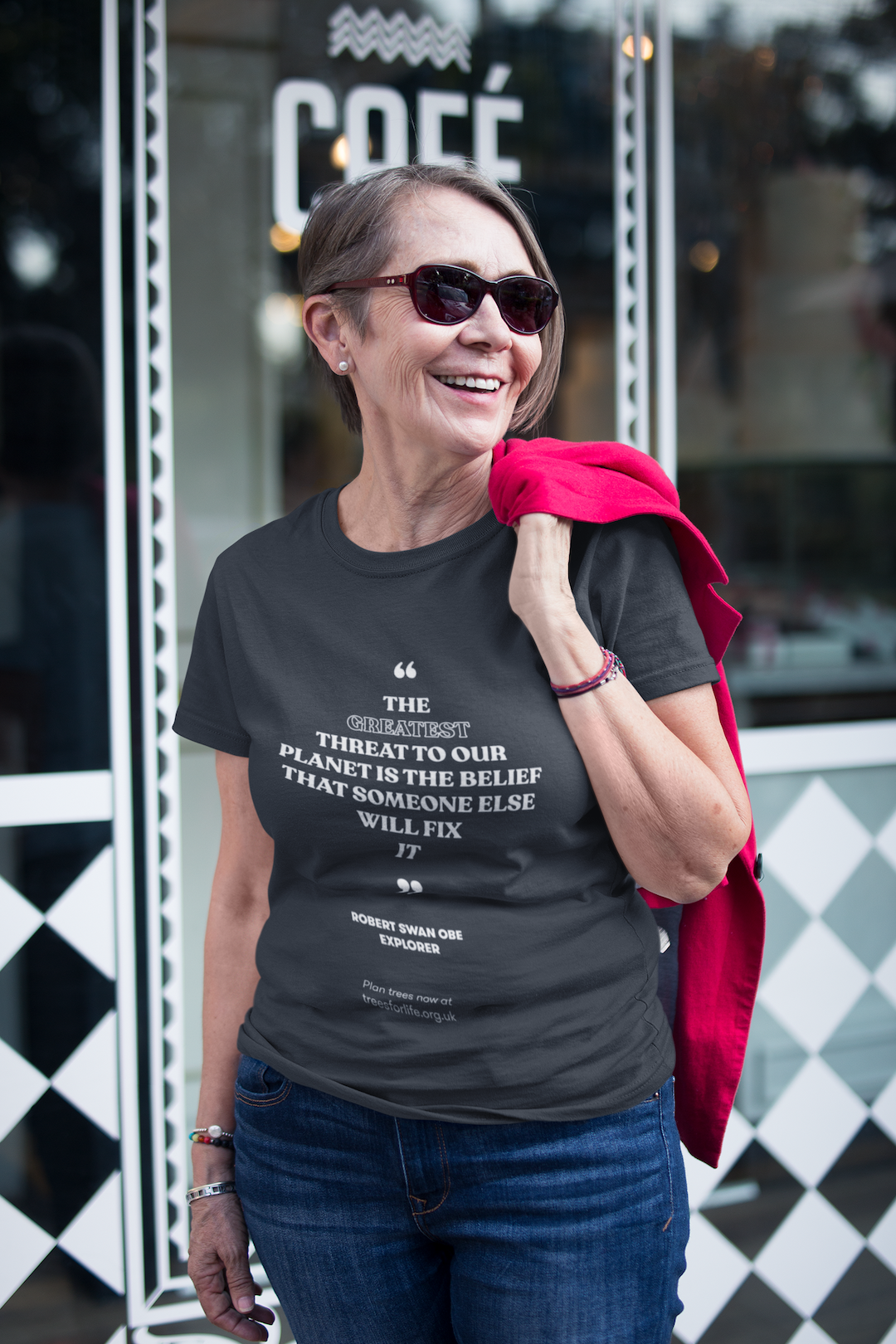 smiling-stylish-senior-woman-wearing-a-tshirt-mockup-on-the-street-a20664