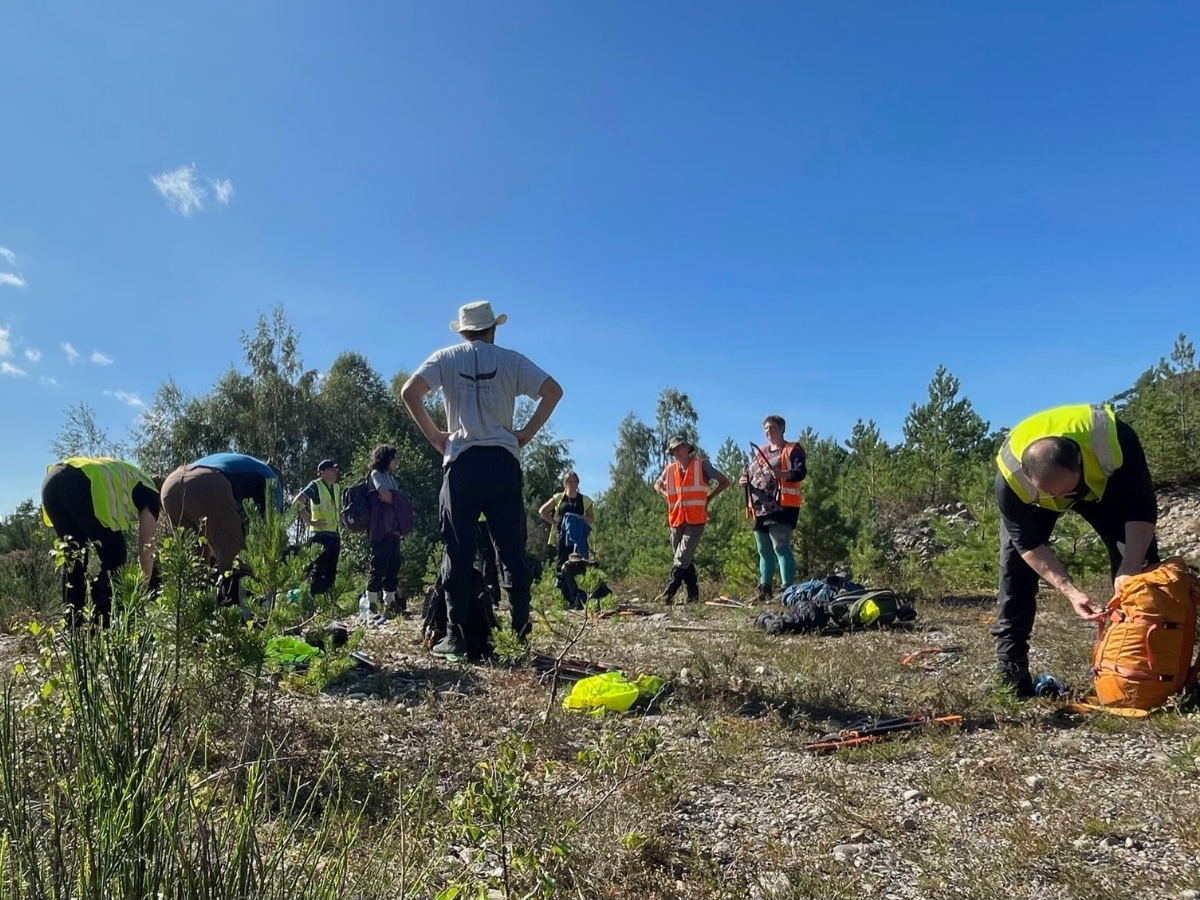 Photo of Rewilding Week volunteers at Dundreggan